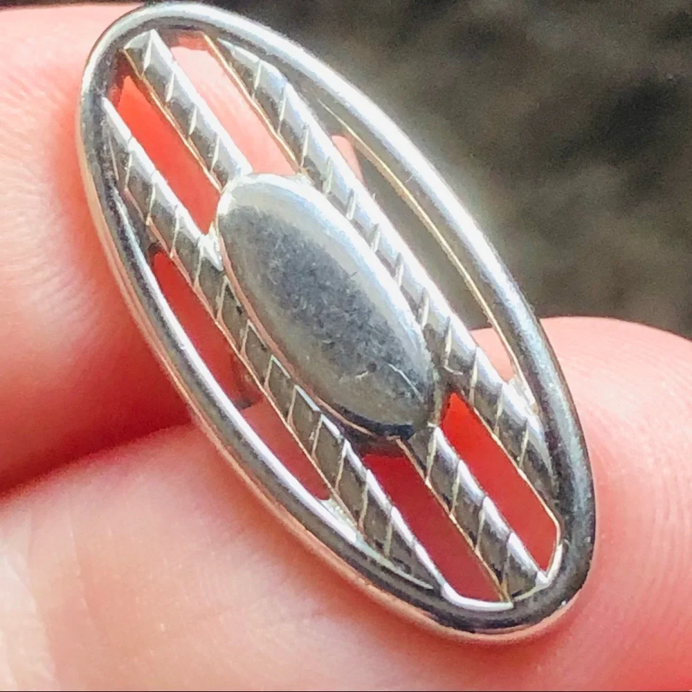 Vintage men’s Swank silver thin oval rope design cuff links
